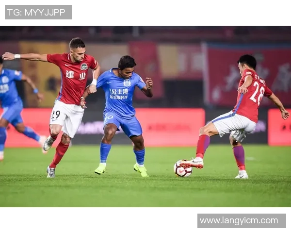 富力与河南建业对阵阵容分析及比赛前瞻探讨